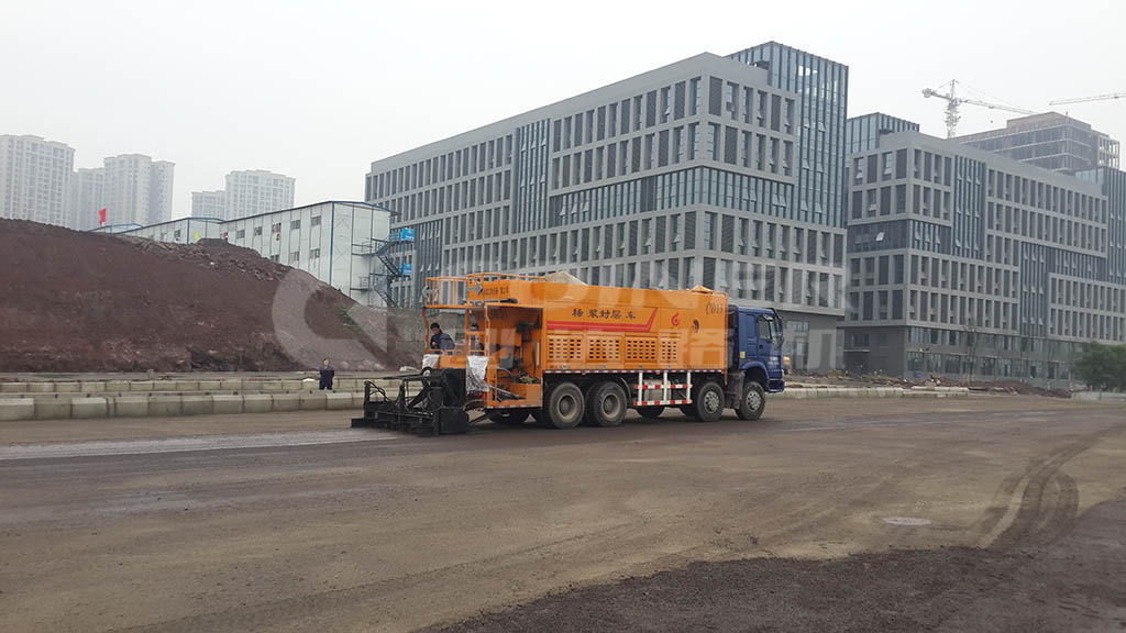 2014年重慶外環(huán)道路稀漿封層施工